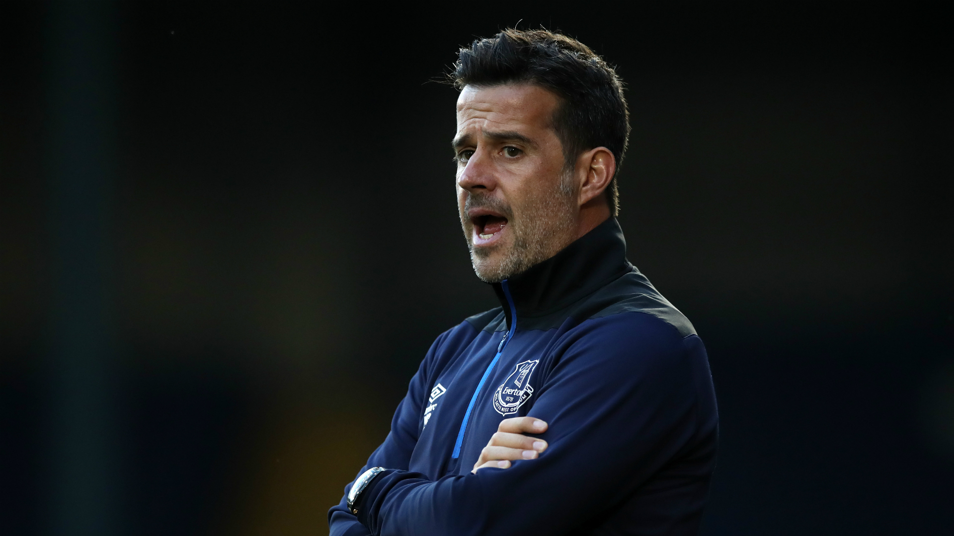 他在球场上 他在球场上